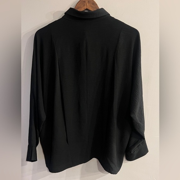CALVIN KLEIN Women’s Black Crinkle Fabric Button Up Collared Long Sleeve Top NEW - Picture 2 of 5